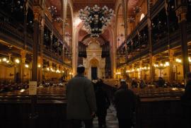 Inside the large Synagogue