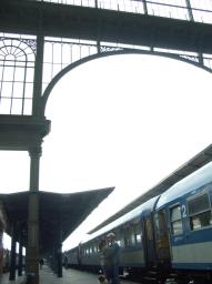 Budapest/Ostbahnhof/Keleti Pu inside 3 (detail) 'Abschied'/public
