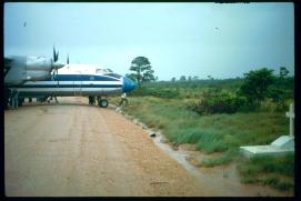 Nicaragua 1992/aterrizaje con danos/bruchlandung/public