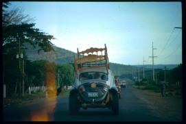 Nicaragua 1992/transporte de una cama utilizando solamente un vw